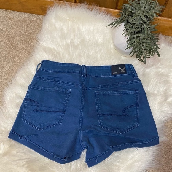American Eagle AEO Hi Rise Shortie Raw Frayed Hem Denim Blue Jean Shorts Size 4 - Picture 2 of 6